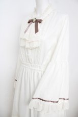 画像3: axes femme / ジャボブローチ付ロングワンピース L 生成り Y-26-07-05-121-AX-OP-SZ-ZY (3)