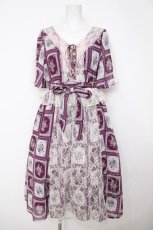 画像1: axes femme / フルーツアート柄ワンピース M ワイン Y-26-07-05-125-AX-OP-SZ-ZY (1)
