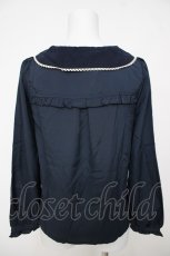 画像2: axes femme POETIQUE / 襟バラ刺繍ブラウス  紺 Y-26-07-05-032-AX-BL-SZ-ZY (2)