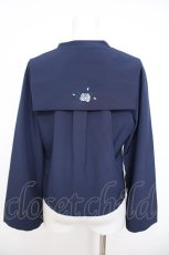 画像2: axes femme / 薔薇刺繍付け襟セットブラウス F 紺 Y-26-07-09-049-AX-BL-SZ-ZY (2)