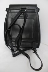 画像3: Jean Paul GAULTIER / メタルロゴプレート付きレザーリュック  ブラック Y-26-07-11-062-GO-BG-SZ-ZY (3)