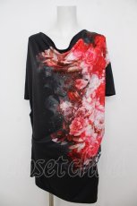 画像1: CIVARIZE / モードドレープフラワーTシャツ 44 ブラック×レッド Y-26-07-11-085-PU-TS-SZ-ZS (1)