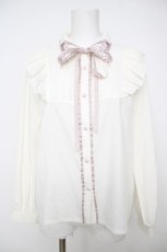 画像1: axes femme POETIQUE / バタフライ刺繍襟ブラウス  生成り Y-26-07-13-039-AX-BL-SZ-ZY (1)