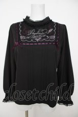 画像1: axes femme POETIQUE / パペトゥリーロゴ刺繍ブラウス M 黒 Y-26-07-13-049-AX-BL-SZ-ZY (1)