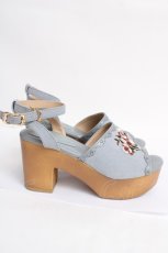 画像4: axes femme / ローズ刺繍サンダル M サックス Y-26-07-15-039-AX-SH-SZ-ZY (4)