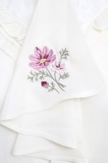 画像3: axes femme / コスモス刺繍ブラウスプルオーバー  生成り Y-26-07-15-058-AX-BL-SZ-ZY (3)