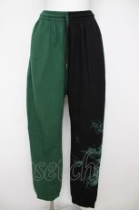 画像1: NieR Clothing / TWO-TONE SWEATPANTS【彼岸花】 F 黒×グリーン Y-26-07-15-142-PU-PA-SZ-ZY (1)