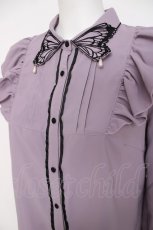 画像3: axes femme POETIQUE / バタフライ刺繍襟ブラウス  ラベンダー Y-26-07-16-001-AX-BL-SZ-ZY (3)