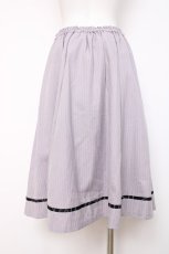 画像2: axes femme / クロス刺繍タックスカート  ラベンダー Y-26-07-16-108-AX-SK-SZ-ZY (2)