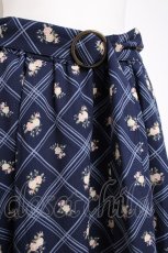 画像3: axes femme / 格子ローズプリントスカート  紺 Y-26-07-16-109-AX-SK-SZ-ZY (3)