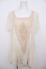 画像1: axes femme / フロント刺繍イレヘムチュニ  生成り Y-26-07-18-051-AX-OP-HR-ZY (1)