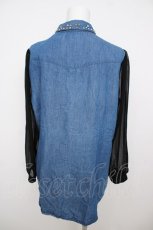 画像2: GLAD NEWS / スタッズ付き袖チュールデニムシャツ  ブルー Y-26-07-18-038-PU-TO-SZ-ZY (2)