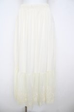 画像1: axes femme / 繊細刺繍レースペチスカート F 生成り Y-26-07-20-061-AX-SK-SZ-ZY (1)