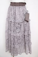画像1: axes femme / フラワーレースティアードスカート F グレージュ Y-26-07-20-073-AX-SK-SZ-ZY (1)