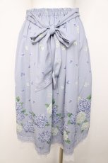 画像2: axes femme / 紫陽花パネル柄スカート  サックス Y-26-07-21-080-AX-SK-SZ-ZY (2)