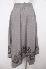画像2: axes femme / 裾刺繍イレヘムスカート M グレー Y-26-07-23-064-AX-SK-SZ-ZY (2)