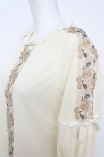 画像3: axes femme / 花レースボリュームパフ袖プルオーバー M 生成り Y-26-07-24-043-AX-TO-SZ-ZY (3)