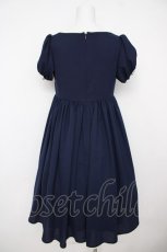 画像2: Maison de FLEUR Petite Robe canone / ピンタックフリルワンピース  紺 Y-26-07-24-104-LO-OP-SZ-ZT0907B (2)