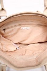 画像4: axes femme / 型押し×スカラップA4トート  生成り Y-26-07-27-024-AX-BG-SZ-ZY (4)
