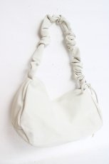 画像1: axes femme POETIQUE / ラウンドショルダーバッグ  白 Y-26-07-28-047-AX-BG-SZ-ZY (1)