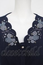 画像3: axes femme / ローズ刺繍カットカーディガン M 紺 Y-26-07-29-120-AX-TO-SZ-ZY (3)