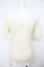 画像2: axes femme / 透けレースVネックインナー M キナリ Y-26-07-29-147-AX-TO-SZ-ZY (2)