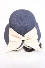 画像3: axes femme / リボンポケッタブルUVHAT 57.5cm 紺 Y-26-07-31-038-AX-AC-SZ-ZY (3)