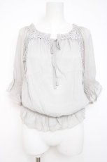 画像1: axes femme / 楊柳シフォンブラウス M グレー Y-26-07-31-092-AX-BL-SZ-ZY (1)