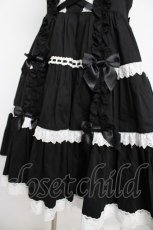 画像4: Angelic Pretty / 肩リボンジャンパースカート  黒×白 Y-26-07-31-179-AP-OP-SZ-ZY (4)