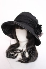 画像1: axes femme / コサージュ付UVハット 57.5cm 黒 Y-26-07-31-034-AX-AC-SZ-ZY (1)