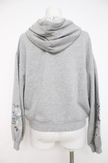 画像2: axes femme / 袖花刺繍ショートパーカー M グレー Y-26-08-02-070-AX-TO-SZ-ZY (2)