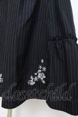 画像3: axes femme / 花刺繍入り切替フレアスカート  紺 Y-26-08-02-149-AX-SK-SZ-ZY (3)