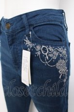 画像3: axes femme / 香水×バラ刺繍デニムパギンス L ウォッシュ Y-26-08-02-169-AX-PA-SZ-ZY (3)