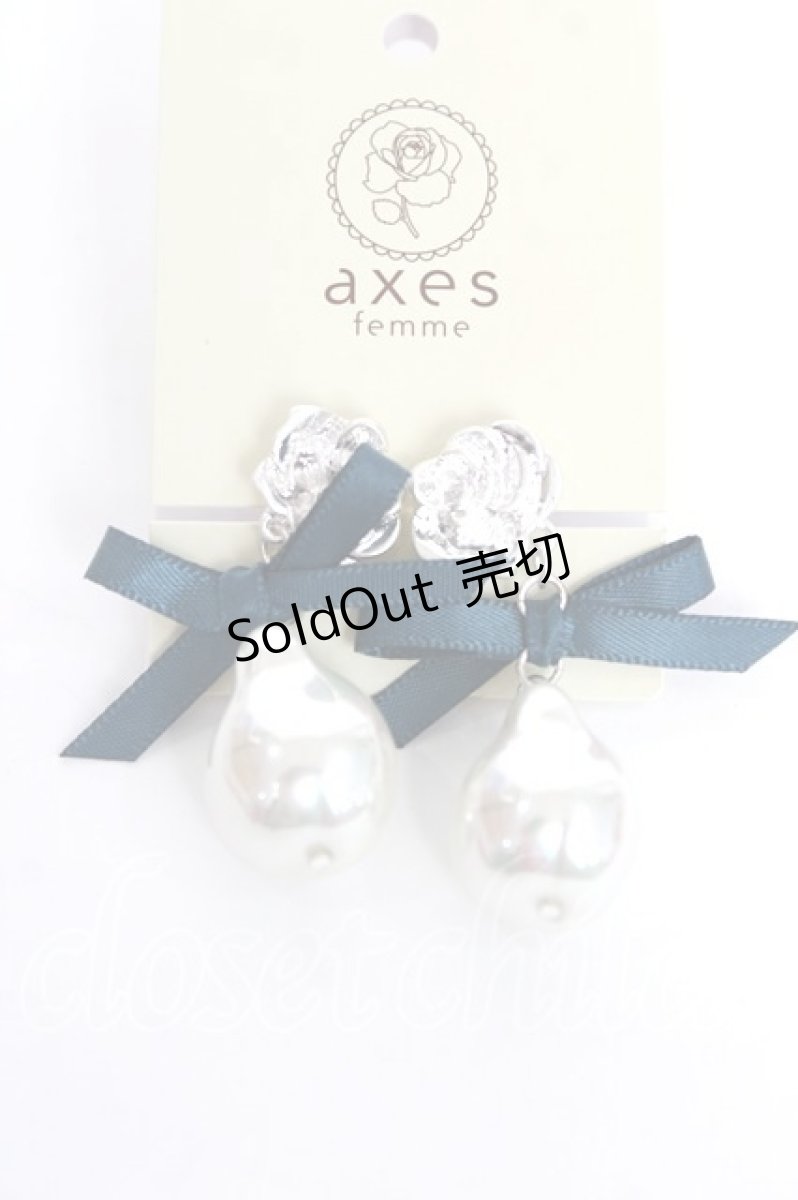 画像1: axes femme / リボン×偏光パールイヤリング  Bグリーン Y-26-08-04-031-AX-AC-SZ-ZY (1)
