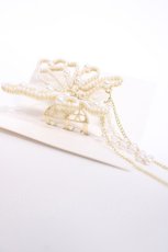 画像2: axes femme POETIQUE / 蝶パールヘアークリップ  ゴールド Y-26-08-06-022-AX-AC-SZ-ZY (2)