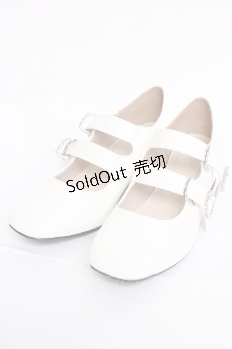 画像1: axes femme POETIQUE / ビジューバックルパンプス L 白 Y-26-08-08-028-AX-SH-SZ-ZY (1)