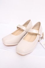 画像1: axes femme / アンティークバックルパンプス L 生成り Y-26-08-08-036-AX-SH-SZ-ZY (1)