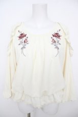 画像1: axes femme POETIQUE / ローズ刺繍オープンショルダートップス M 生成り Y-26-08-09-048-AX-TO-SZ-ZY (1)