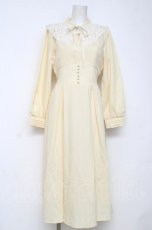 画像1: axes femme / 付け襟付ハイウエストワンピース M イエロー Y-26-08-12-113-AX-OP-SZ-ZY (1)