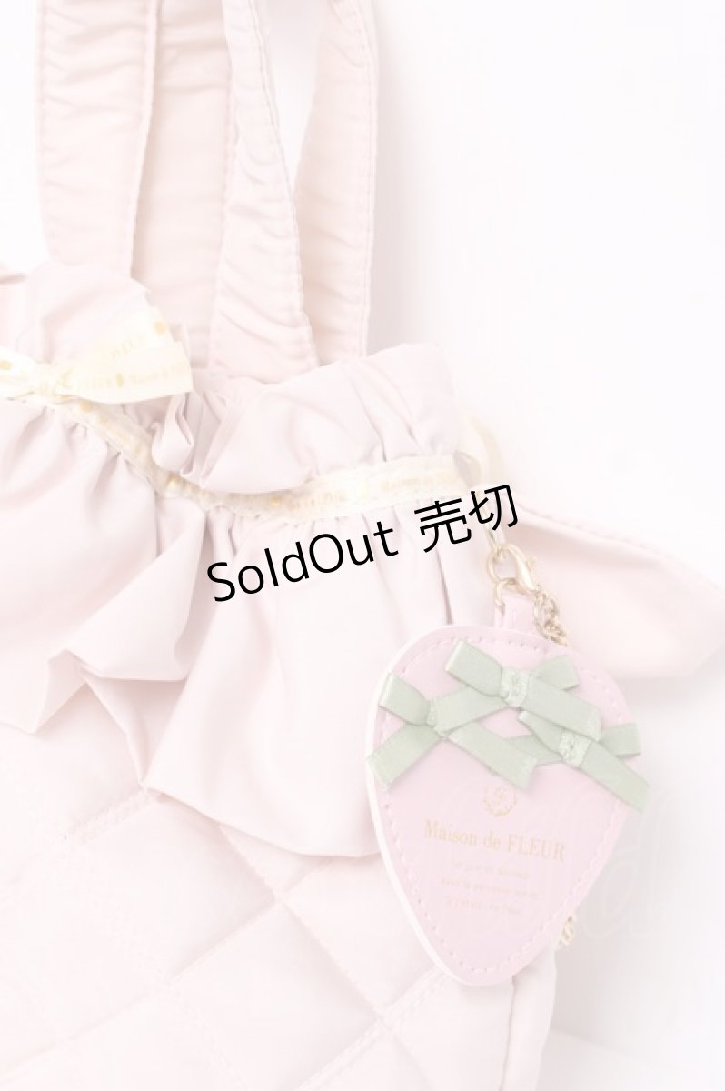 画像2: Maison de FLEUR / いちごバッグ&チャームBOOK F ピンク Y-26-08-16-003-LO-BG-SZ-ZY (2)