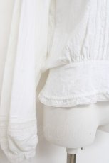画像4: INGEBORG / 刺繍入りテープデザインブラウス F 白 Y-26-08-20-123-LO-BL-SZ-ZY (4)