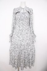 画像1: axes femme POETIQUE / トワルドジュイ風柄ワンピース M グレー Y-26-08-24-059-AX-OP-SZ-ZY (1)
