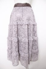 画像2: axes femme / フラワーレースティアードスカート F グレージュ Y-26-08-24-102-AX-SK-SZ-ZY (2)