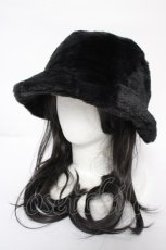 画像1: axes femme POETIQUE / フェイクファーバケットハット  黒 Y-26-08-26-025-AX-AC-SZ-ZY (1)