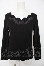 画像1: axes femme / 花刺繍スカラップカットプルオーバー M 黒 Y-26-08-28-055-AX-TO-SZ-ZY (1)