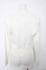 画像2: axes femme / 肩フリルニットプルオーバー M キナリ Y-26-08-28-084-AX-TO-SZ-ZY (2)