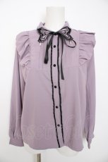 画像1: axes femme POETIQUE / バタフライ刺繍襟ブラウス  ラベンダー Y-26-08-29-025-AX-BL-SZ-ZY (1)