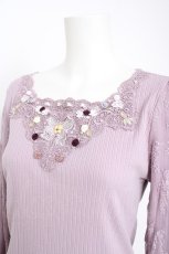 画像3: axes femme / ローズガーデン×蝶レースプルオーバー  ラベンダー Y-26-08-29-030-AX-TO-SZ-ZY (3)