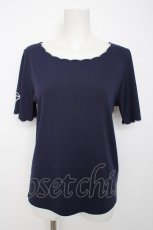 画像1: axes femme / リボン×スカラップ刺繍プルオーバー F 紺 Y-26-08-29-032-AX-TO-SZ-ZY (1)