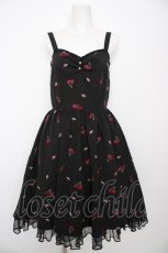 画像1: axes femme POETIQUE / チェリー×ローズ刺繍ジャンパースカート M 黒 Y-26-09-03-110-AX-OP-SZ-ZY (1)